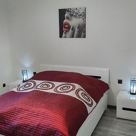 Apartamenty Wakacyjne Ślesin Kültér fotó